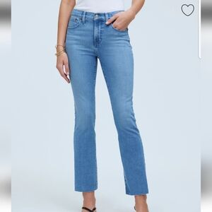 mid rise kickout crop in corley wash